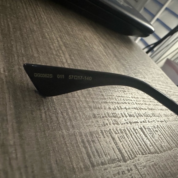 Gucci Female Sunglasses - Picture 3 of 7